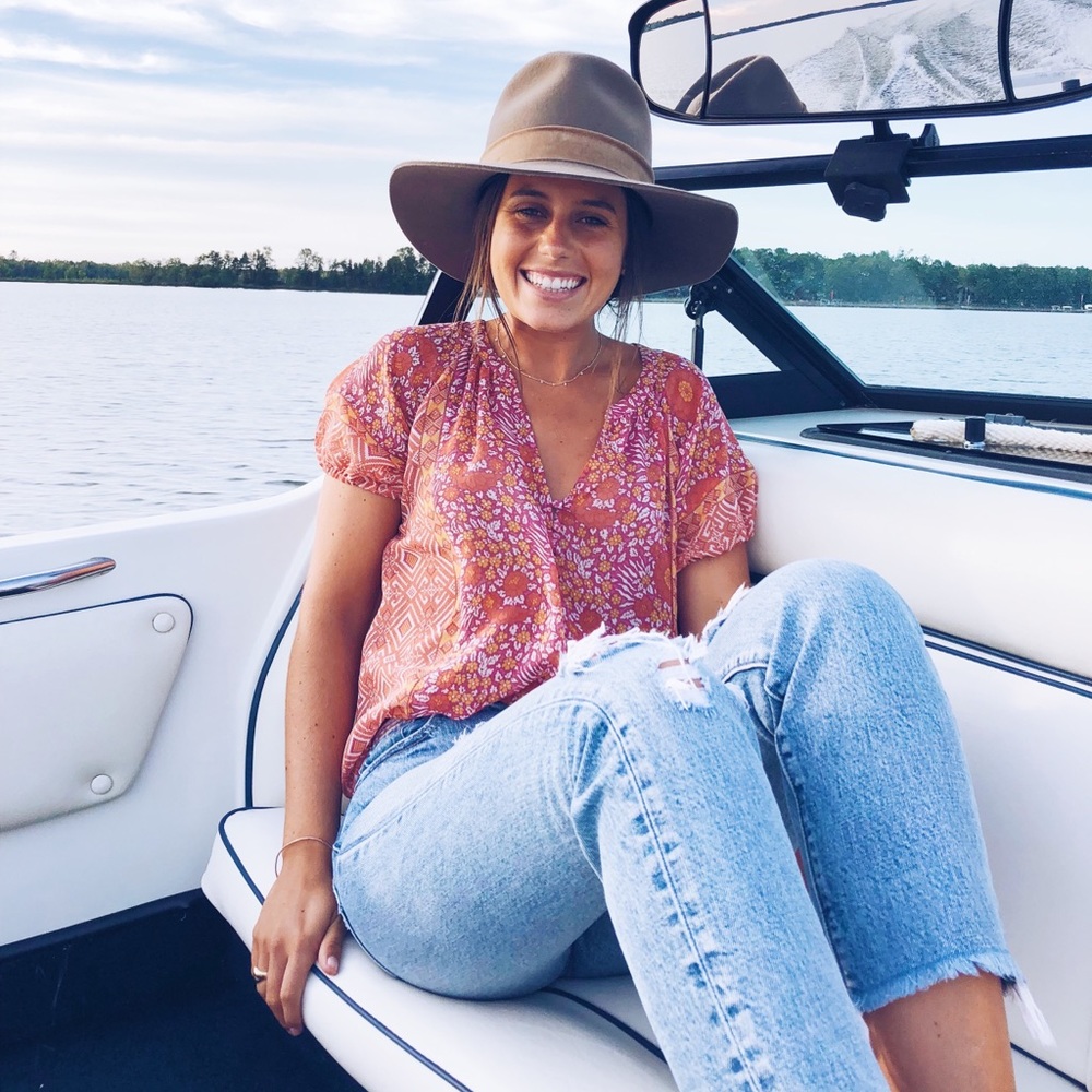 Meet your Posher, Madison